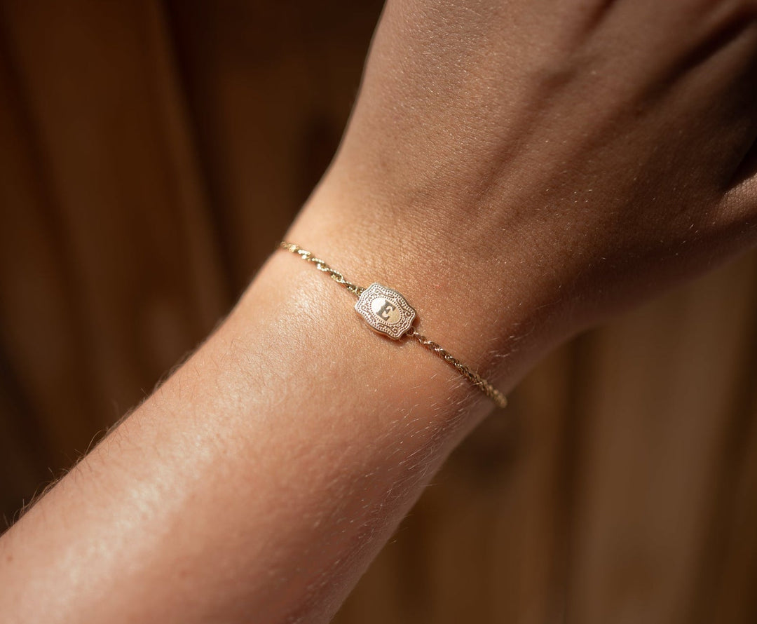 Bracelet detail